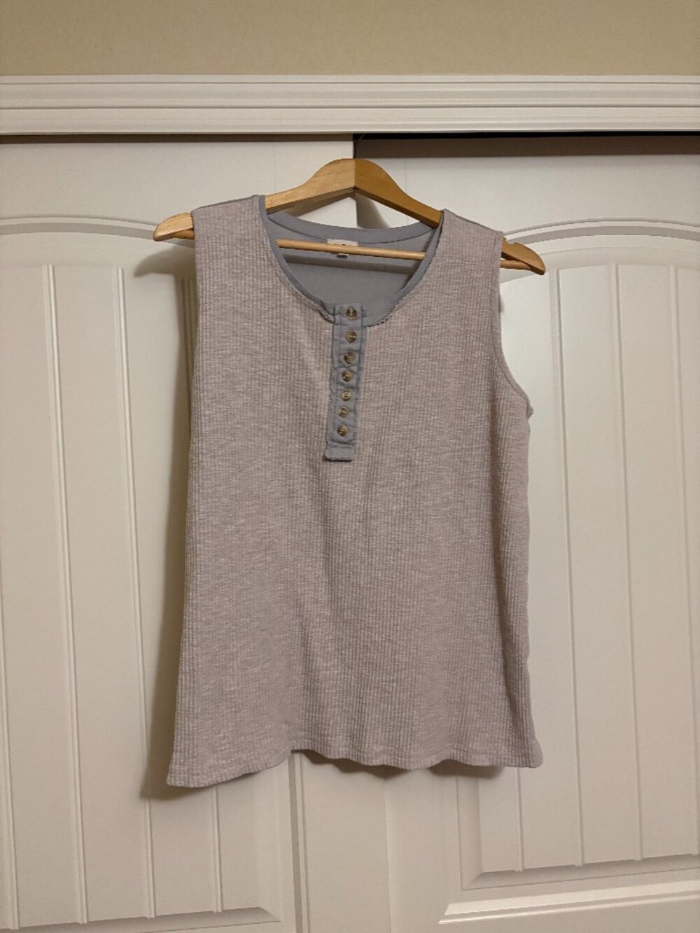 POL Sleeveless Knit Top Large Gray Tan Mixed Media Henley Cotton Blend Textured